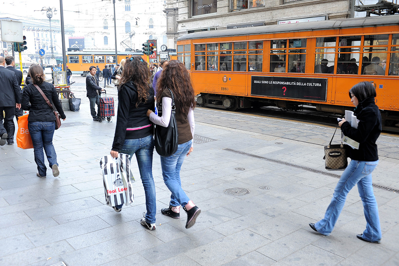 AJ_QUESTIONS_QUESTIONS_MILAN_007_DAS-copy