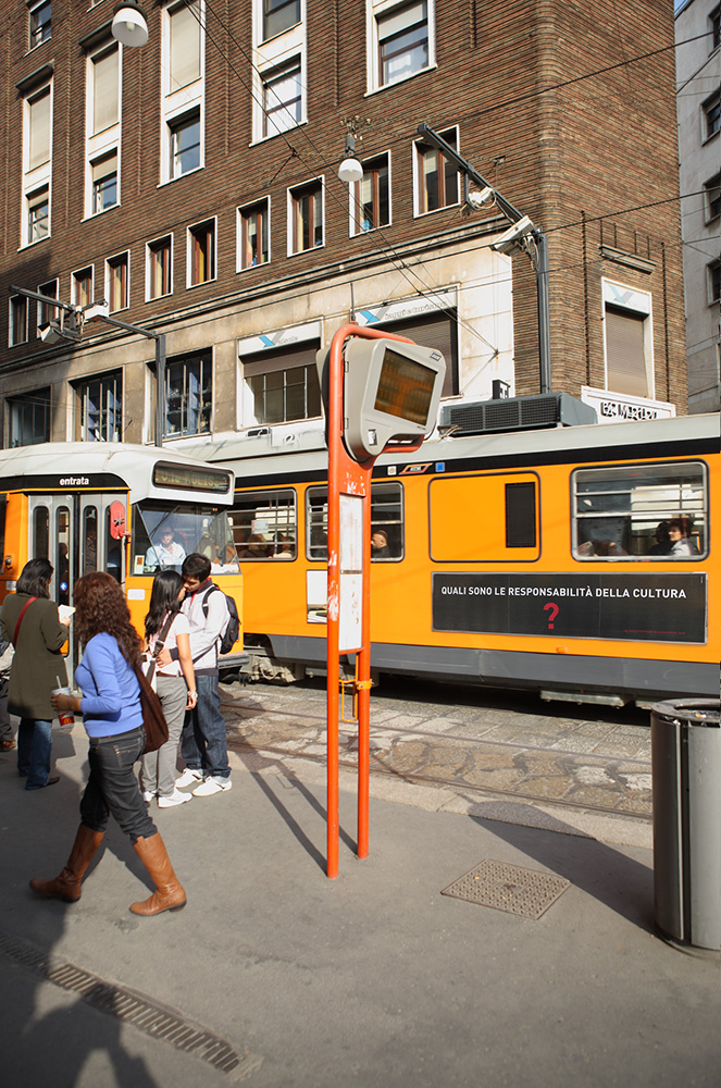 AJ_QUESTIONS_QUESTIONS_MILAN_014_DAS-copy