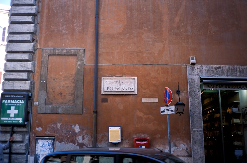 Prologue Searching for Gramsci Alfredo Jaar