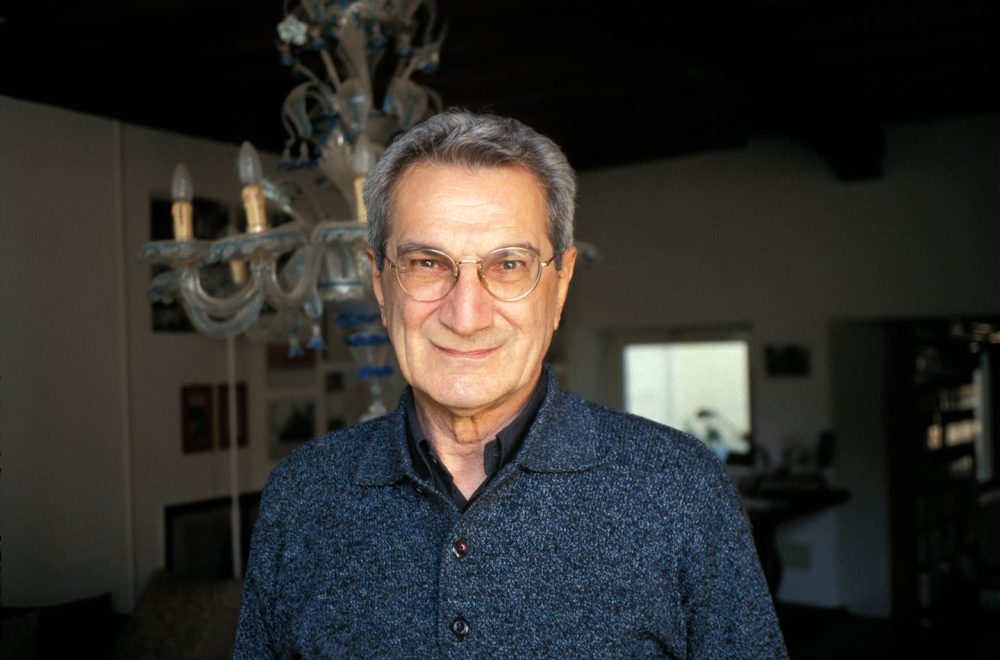 Prologue Searching for Gramsci Alfredo Jaar