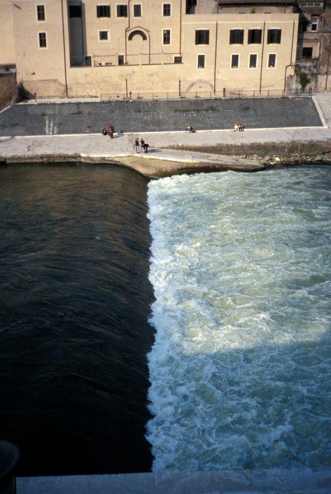 Prologue Searching for Gramsci Alfredo Jaar